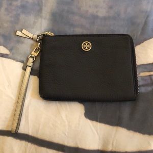 Tory Burch - Robinson wristlet (large)